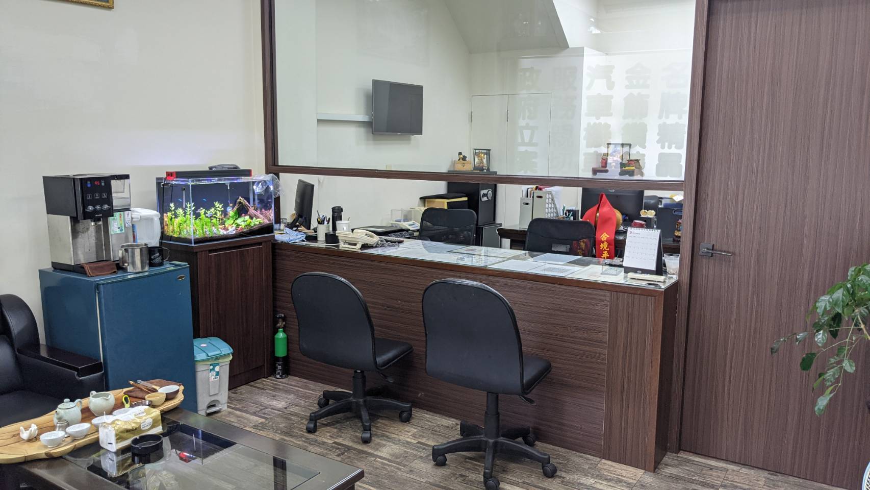 立榮台中當鋪店內照